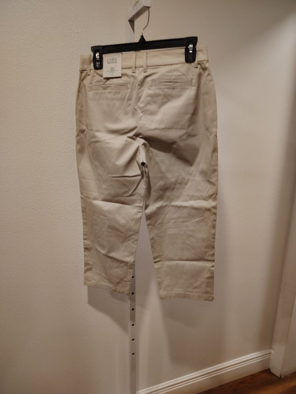 Croft & Barrow Women's Chino Capri Pants NWT Size 4 Mid Rise Mid-Calf Stretch
